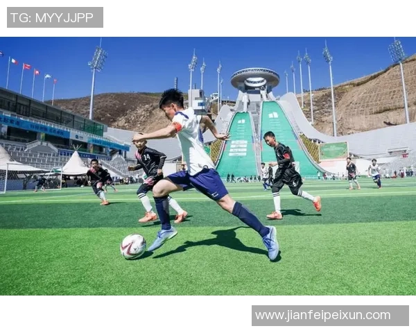 足球绕杆足球的魅力与技巧探讨及其在青少年训练中的应用价值